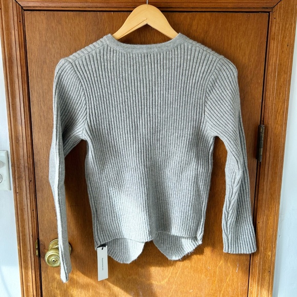 Commense Sweater - Picture 4 of 4